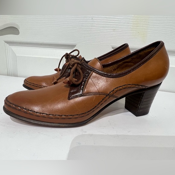 Like new Barker of Earls of Barton,England designed by William Barker Sz 6.5 - Picture 4 of 17